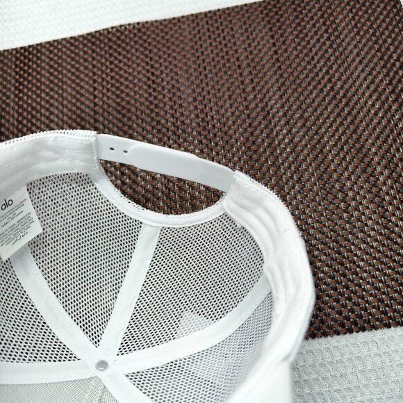 🔥NWT🔥ALO Yoga Lightweight Baseball Cap | Moisture-Wicking & Adjustable Fit - Picture 5 of 5